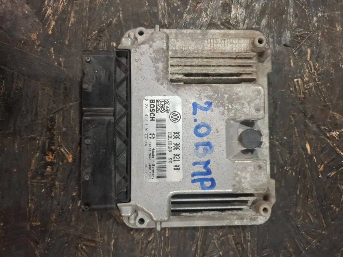 Calculator motor Volkswagen PASSAT B6 BMP 03L906021AB