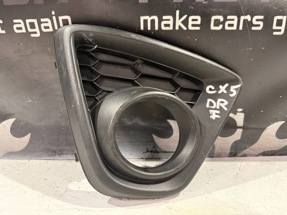 Grila proiector Mazda CX-5 II KD5350C21