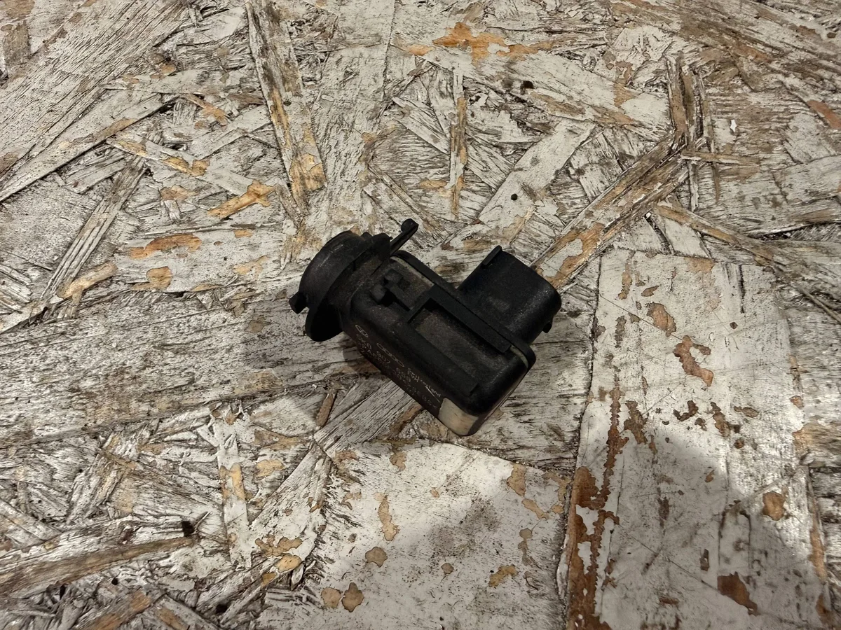 Senzor temperatura aer admisie Volkswagen PASSAT CC 5K0907659
