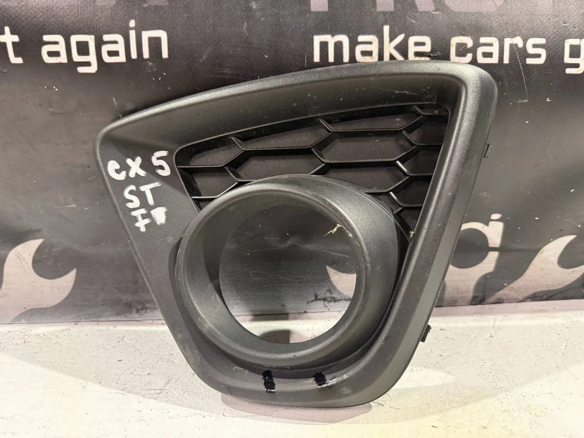 Grila proiector Mazda CX-5 II KD5350C11