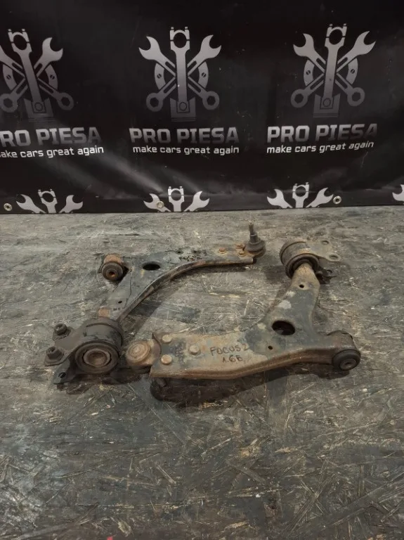 Brat suspensie / Bascula dreapta fata Ford Focus II - imagine 1