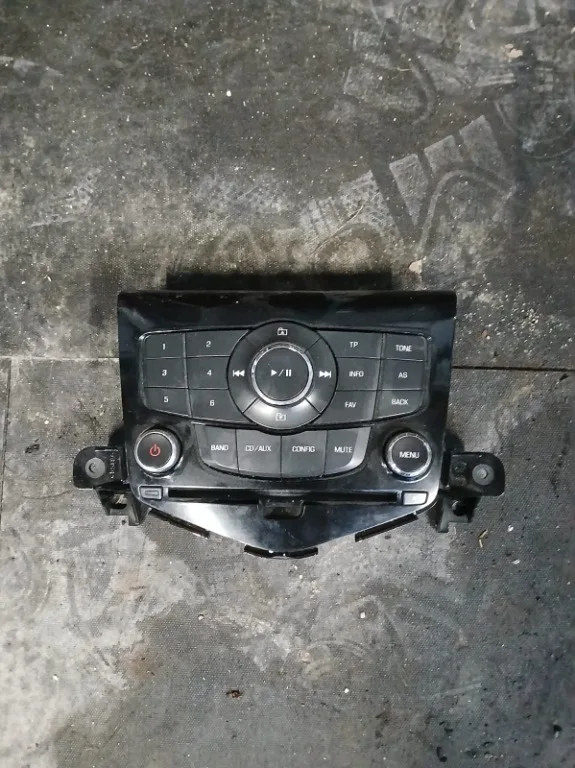 Panou comanda multimedia/radio Chevrolet Cruze - imagine 1