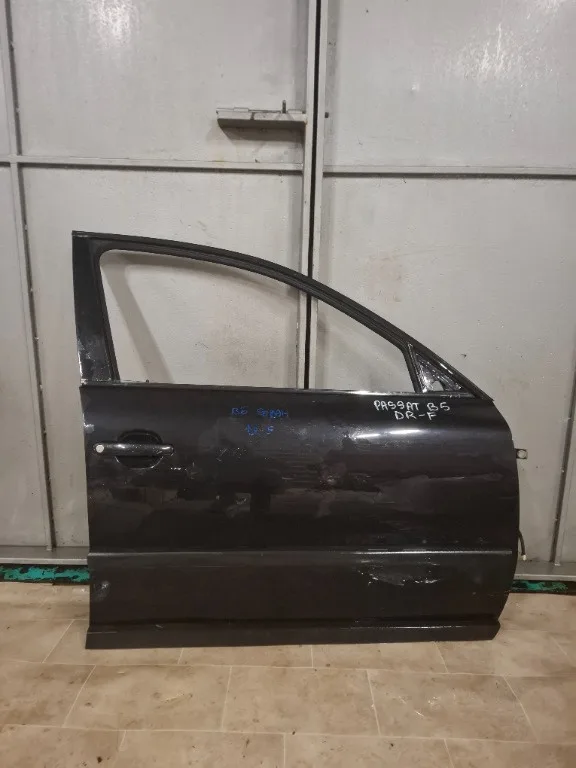 Usa dreapta fata Volkswagen VW Passat B5 - imagine 1