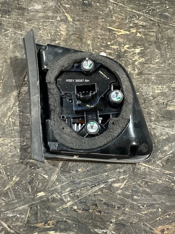 Stop tripla dreapta spate haion Volkswagen VW Phaeton - imagine 3