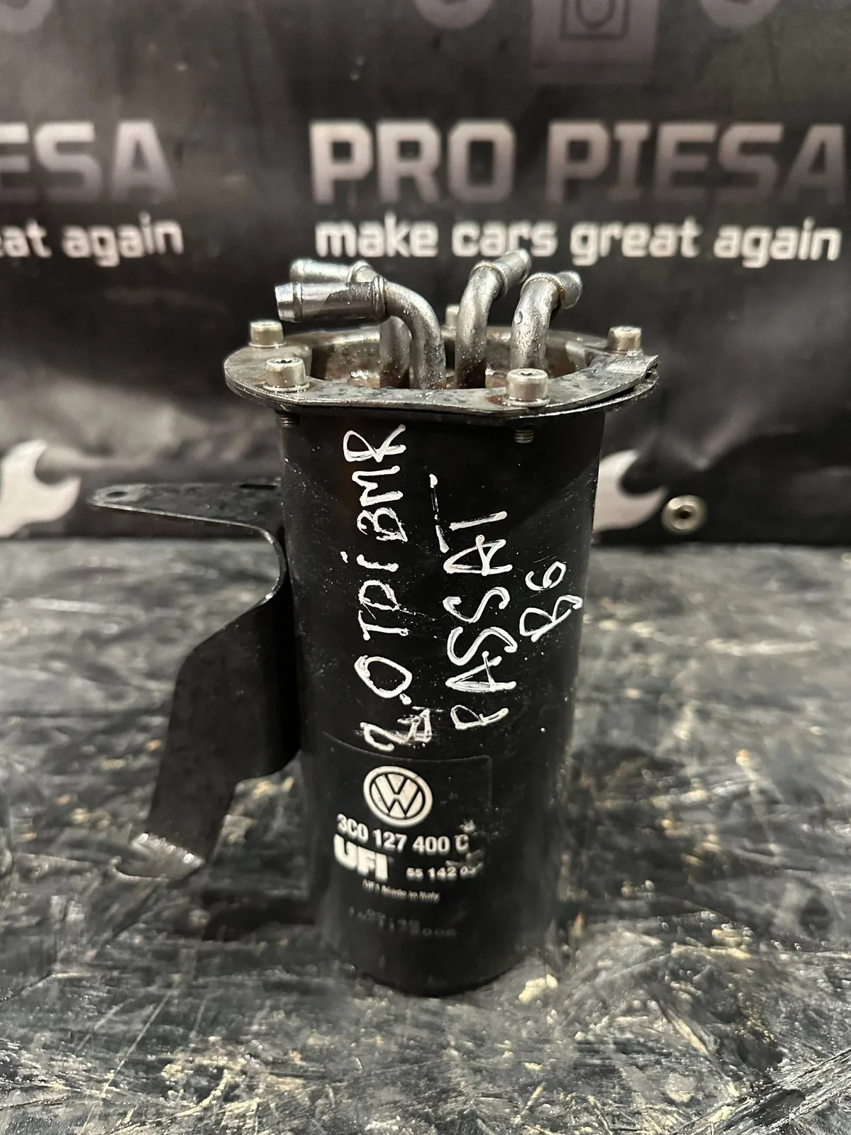 Carcasa filtru motorina Volkswagen PASSAT B6 BMR