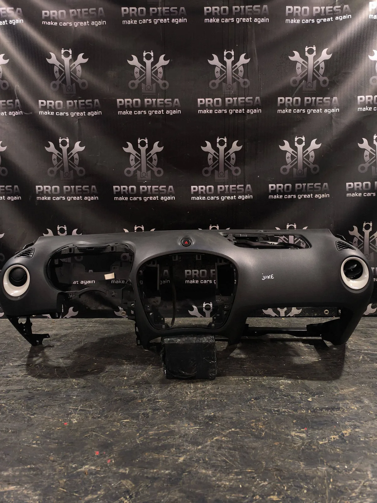 Plansa bord Nissan Juke I F15