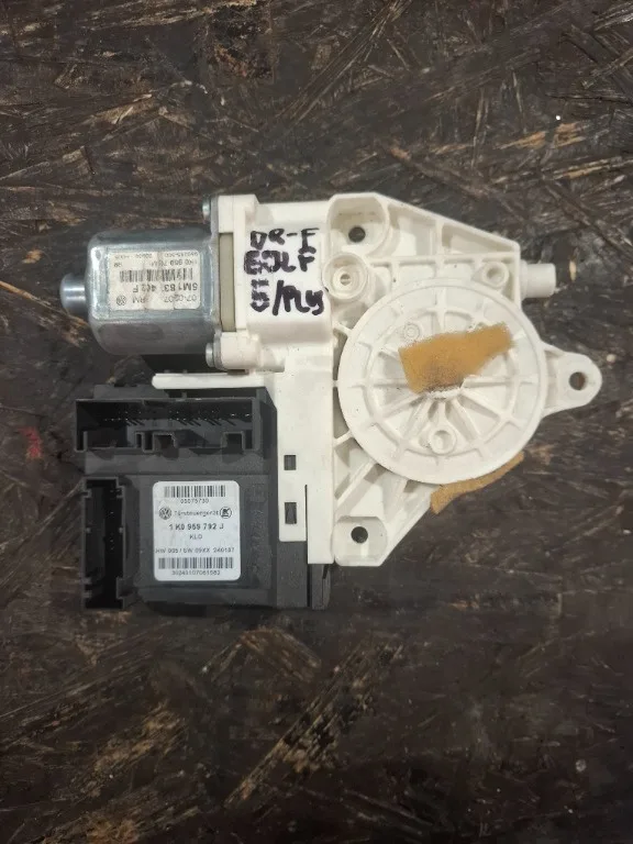 Motoras geam electric Stanga fata VW Golf 5 Plus, VW Golf 5 - imagine 1