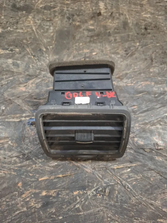 Gura ventilatie bord VW Golf 5 Plus, VW Golf 5 - imagine 1