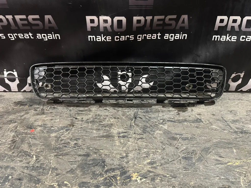 Grila inferioara bara fata Volvo S80 II - imagine 1
