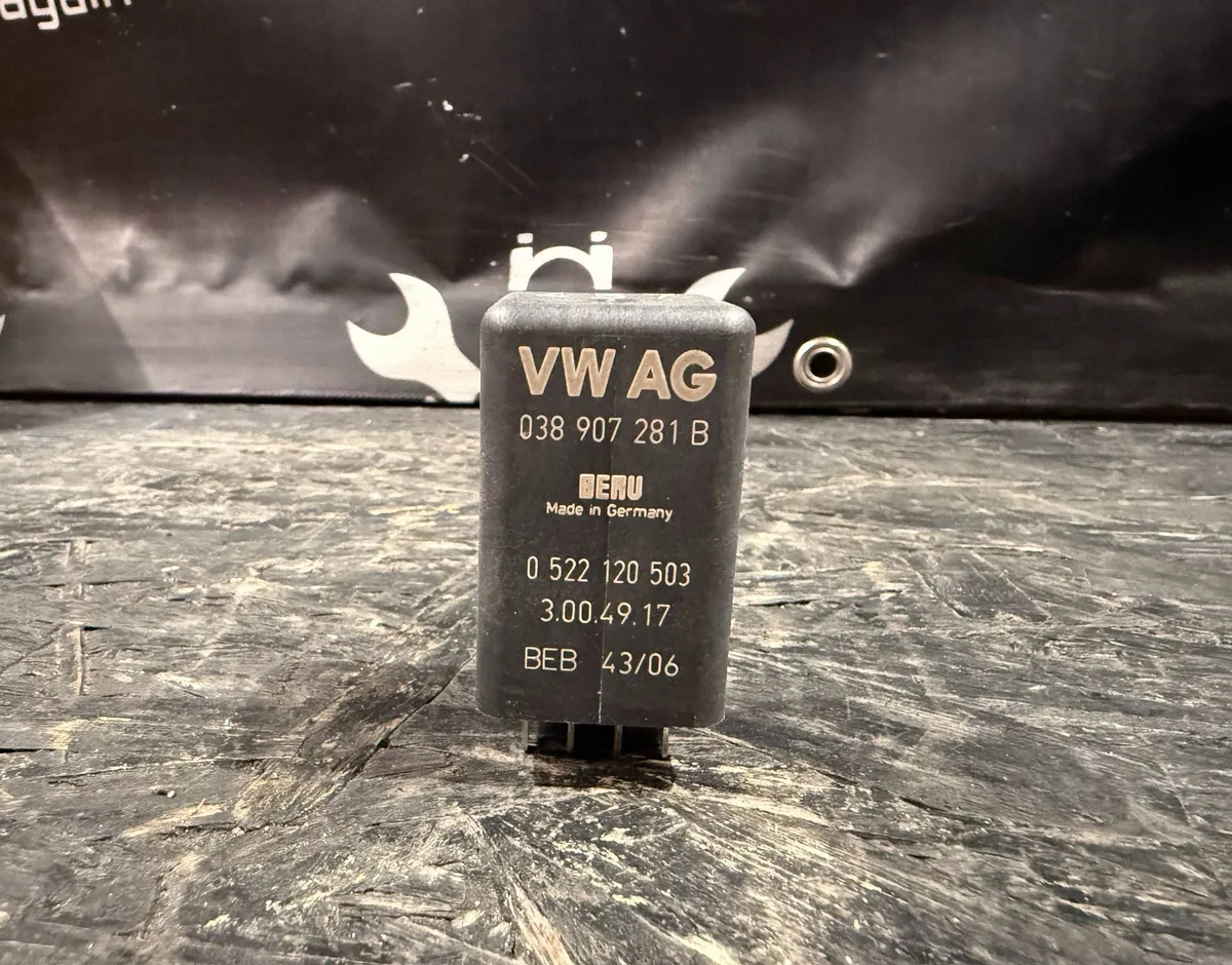 Releu Volkswagen PASSAT B6 038907281B