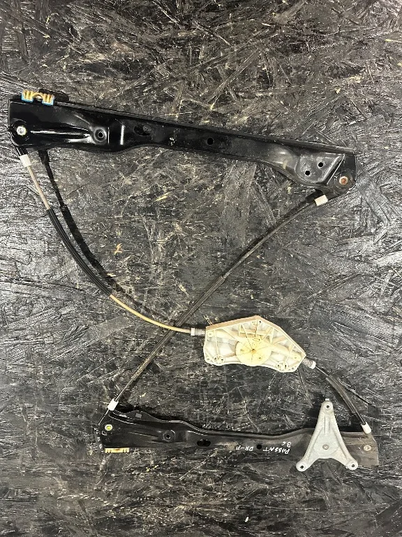 Macara usa dreapta fata Volkswagen VW Passat B6 - imagine 1