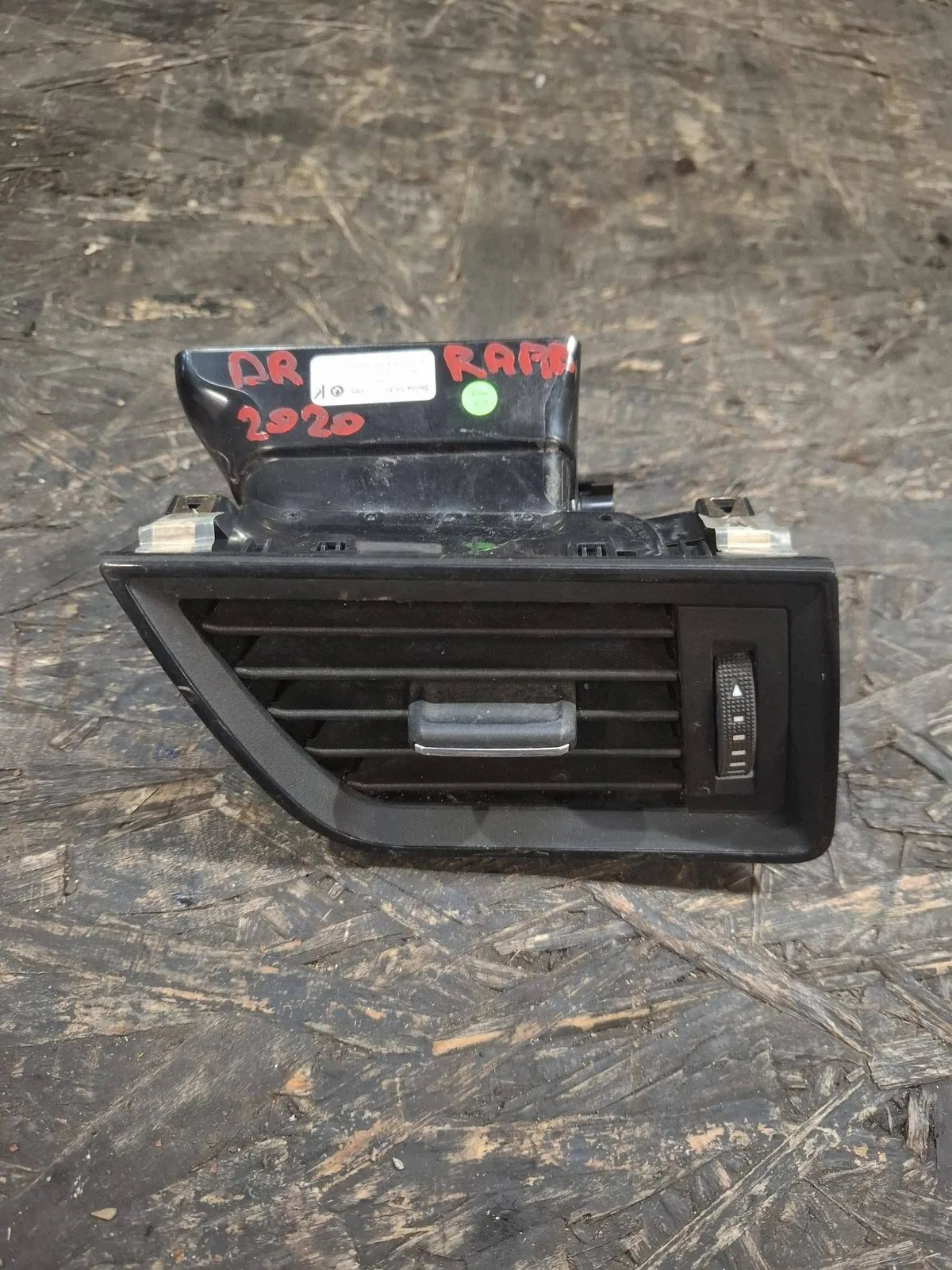Grile aerisire bord Skoda Rapid (NH)