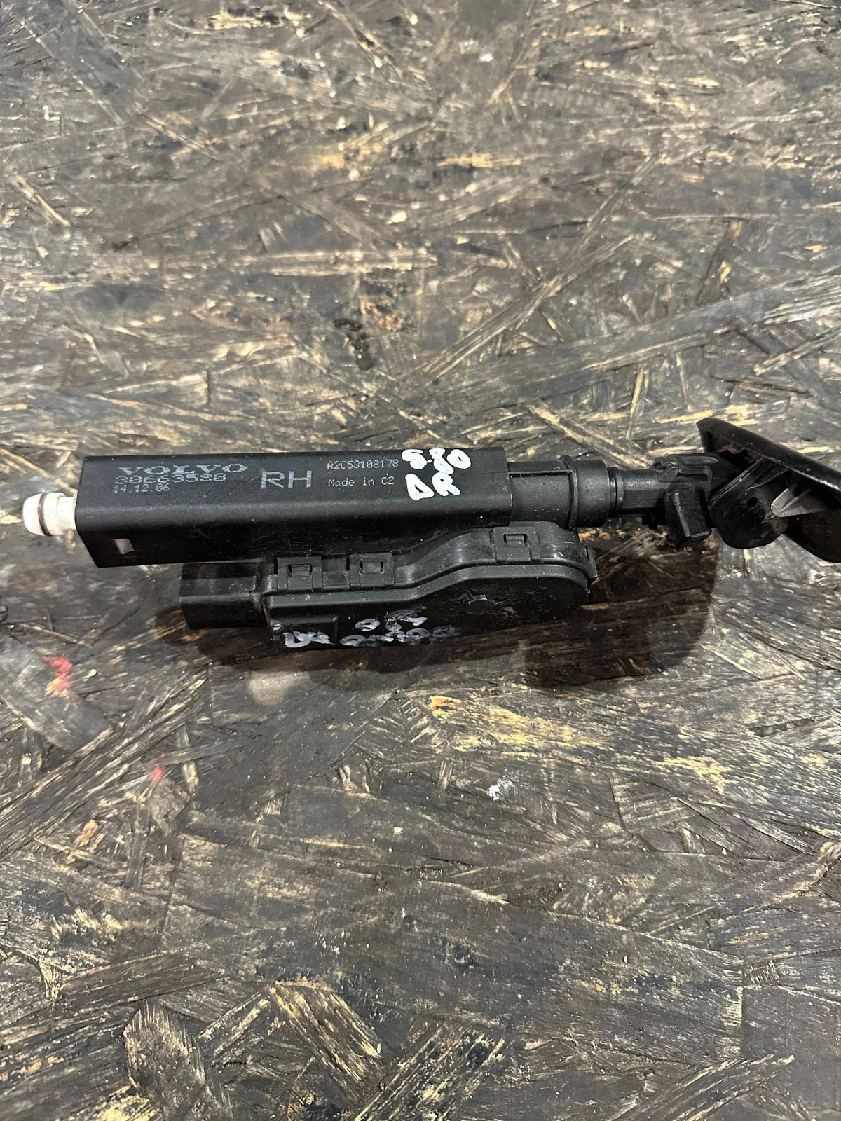 Spalator faruri Volvo S80 30663580