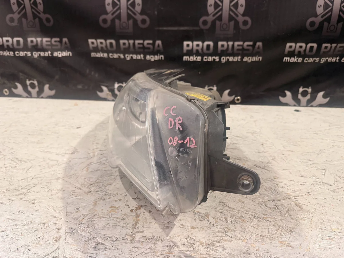 Far Volkswagen PASSAT CC 305630682