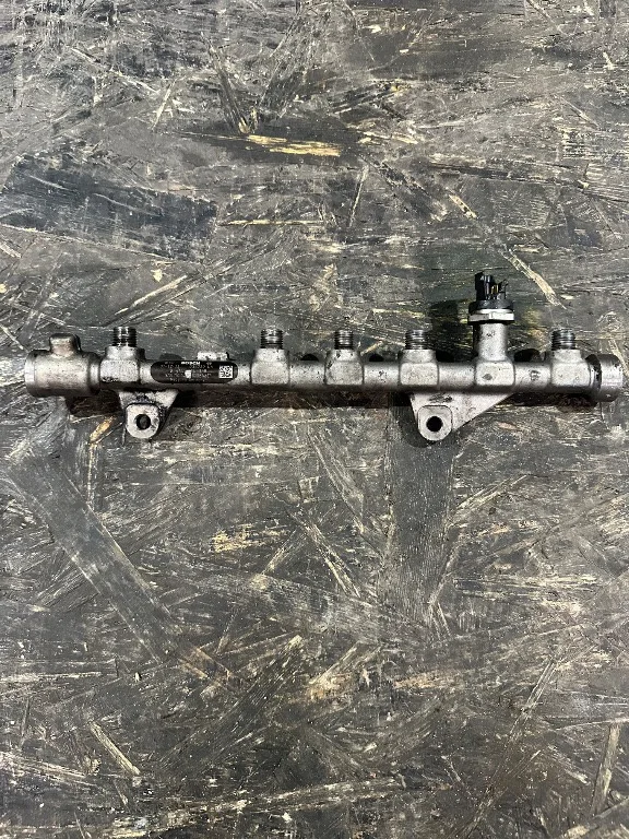 Rampa injectoare Renault 1.9 DCI F9Q Euro 4 Megane II - imagine 2