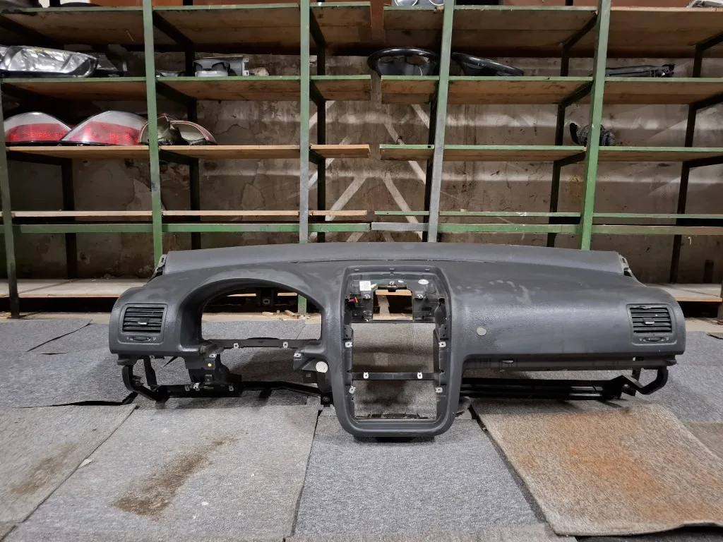 Plansa Bord Volkswagen VW Golf 5 Plus, VW Golf 5 - imagine 1
