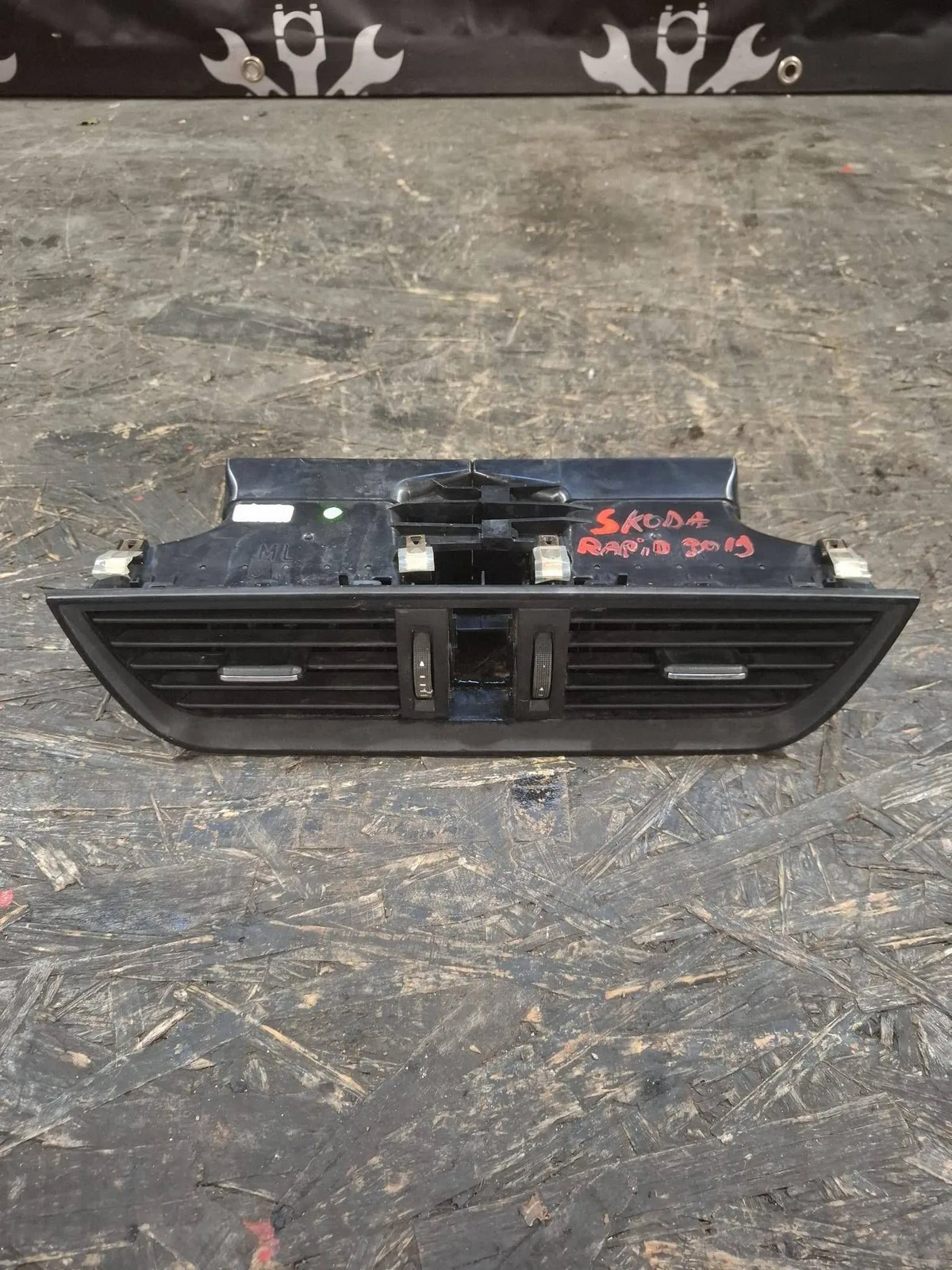 Grile aerisire bord Skoda Rapid (NH)