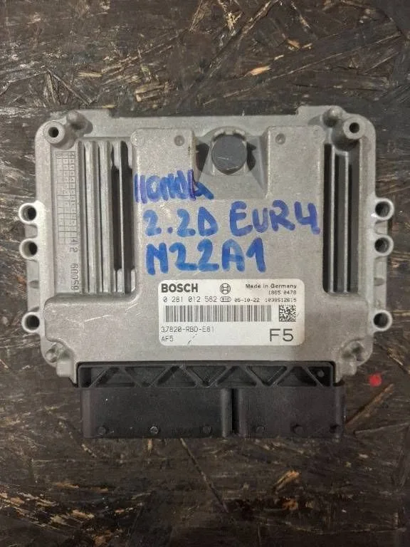 Calculator motor Volkswagen Golf V BLF 0281012582