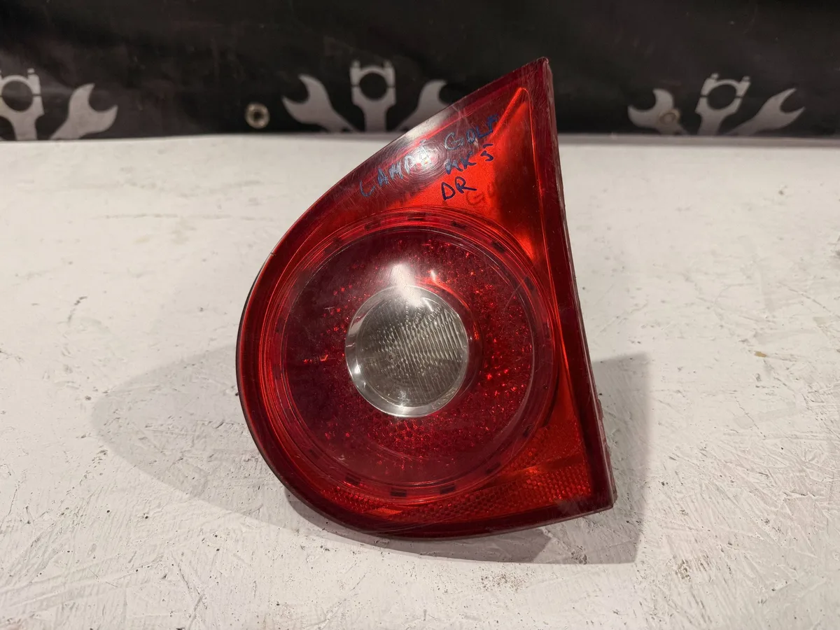 Stop / Lampa spate Volkswagen Golf V 1K6945094E
