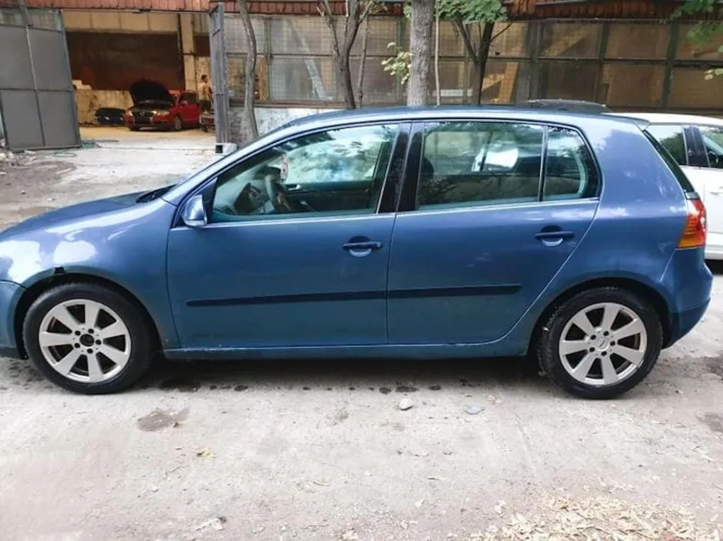 Aripa dreapta spate Volkswagen VW Golf 5 Plus, VW Golf 5 - imagine 1