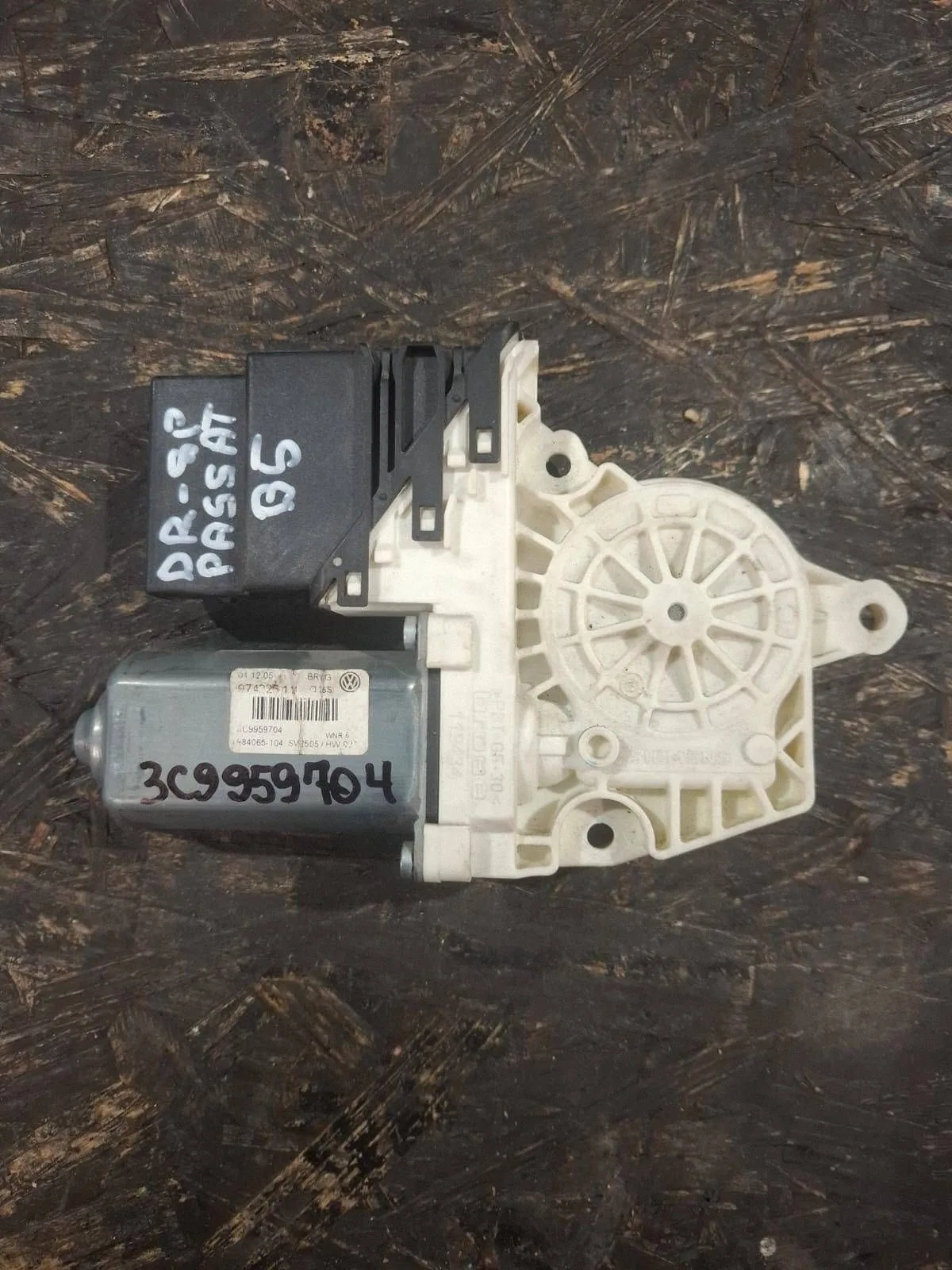 Usa Volkswagen PASSAT B5 3C9959704
