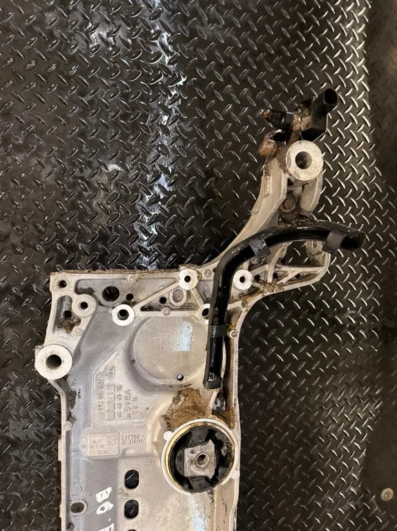 Jug motor cadru motor Volkswagen VW Passat B6 - imagine 2